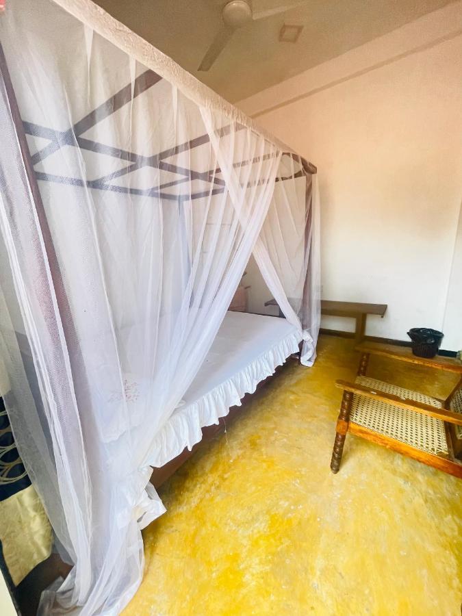 Chithra Homestay Tangalle Exterior photo