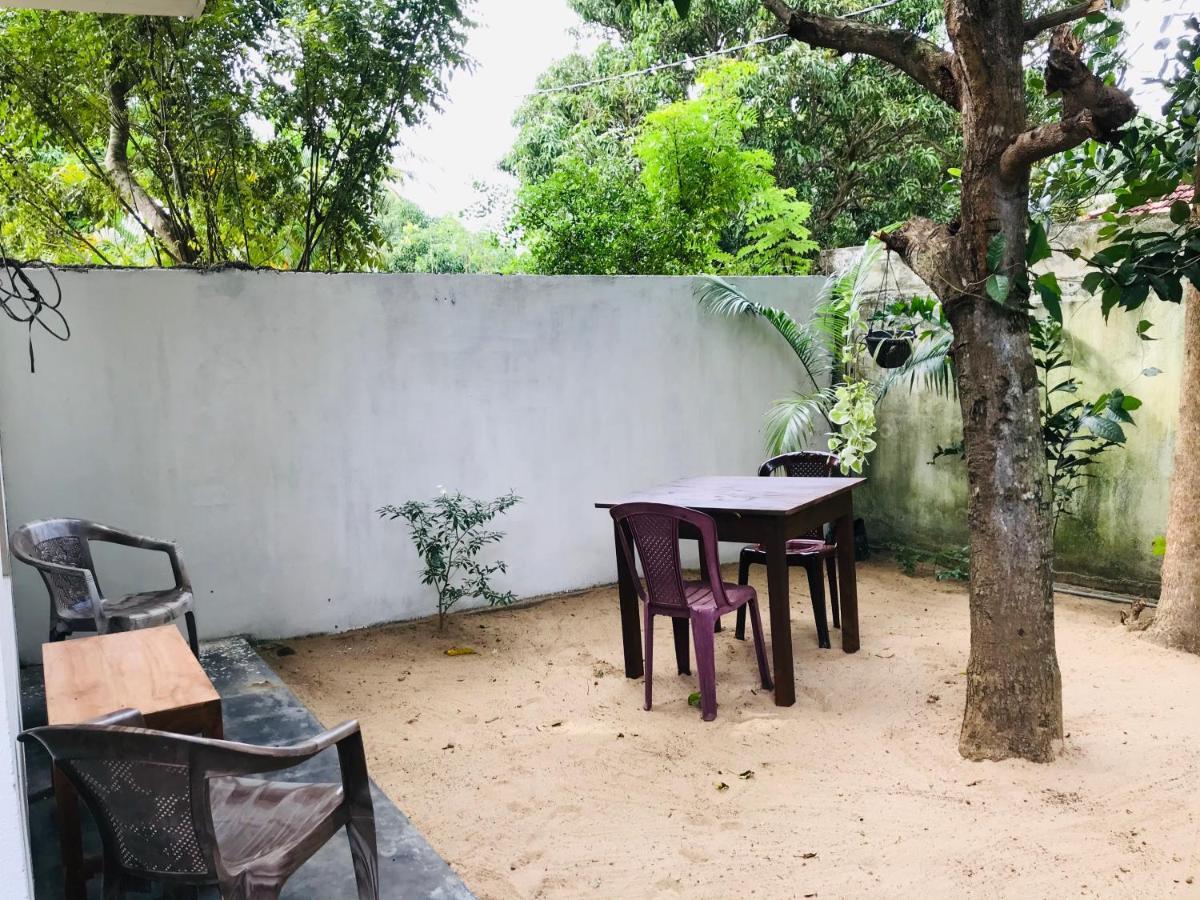 Chithra Homestay Tangalle Exterior photo