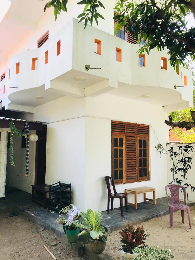 Chithra Homestay Tangalle Exterior photo